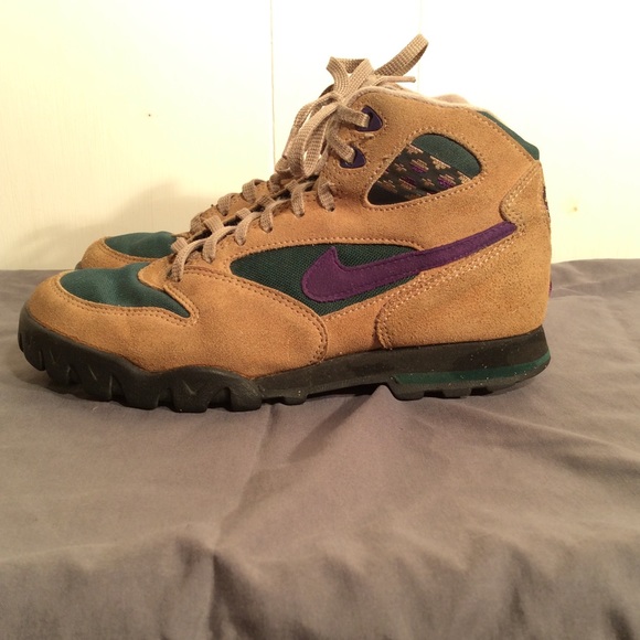 nike vintage hiking boots